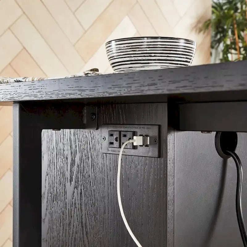 Îlot de cuisine noir à 2 portes avec prises de courant et ports USB